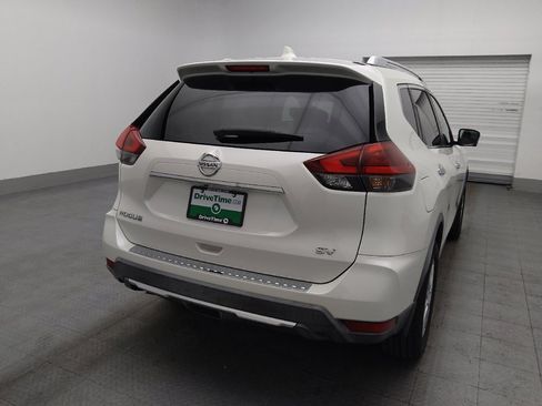 Used 2018 Nissan Rogue SV w/ Premium Package FWD image 7