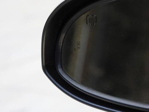 Used 2015 Toyota Avalon Limited image 46