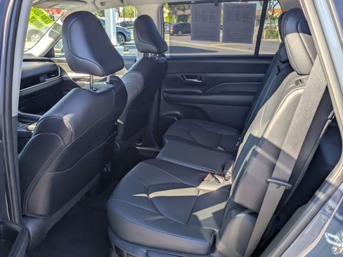 Used 2024 Toyota Grand Highlander XLE image 15