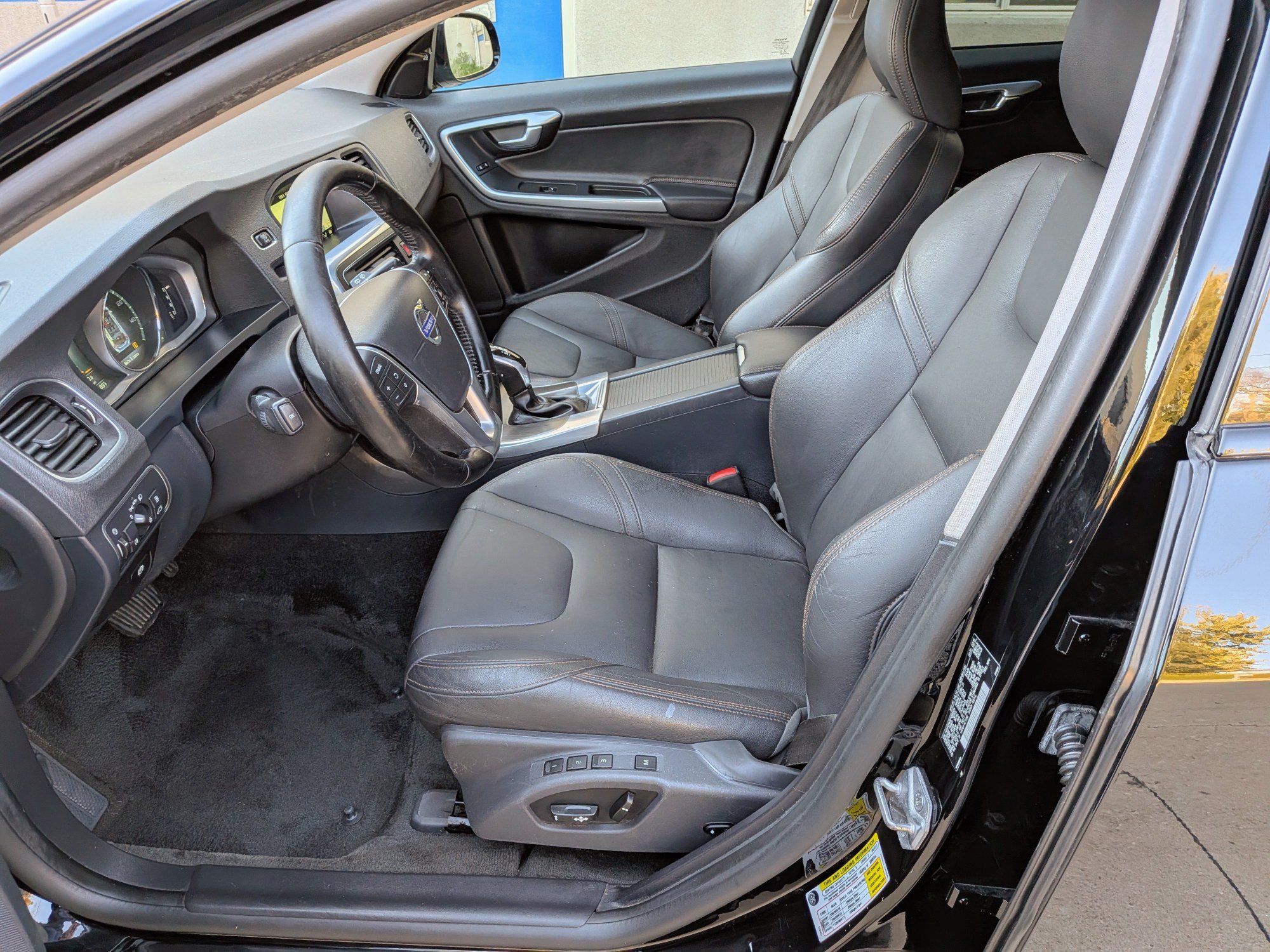Used 2015 Volvo V60 T5 Cross Country w/ Convenience Package AWD/4WD image 5