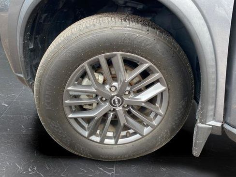 Used 2023 Nissan Rogue S image 27