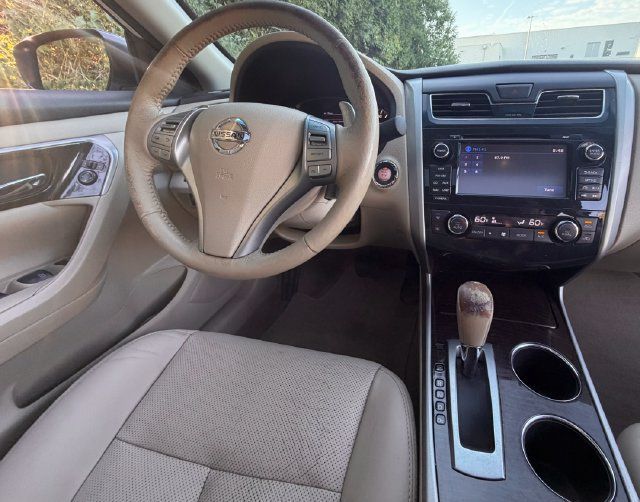 Used 2014 Nissan Altima 3.5 SL w/ Technology Package FWD image 28