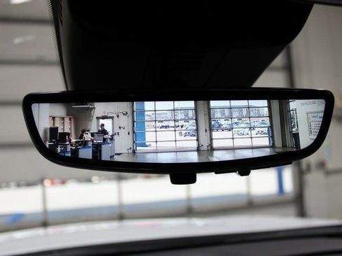 New 2026 Chevrolet Traverse RS image 9