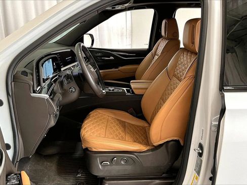 Used 2023 Cadillac Escalade ESV Sport w/ LPO, ONYX Package image 15