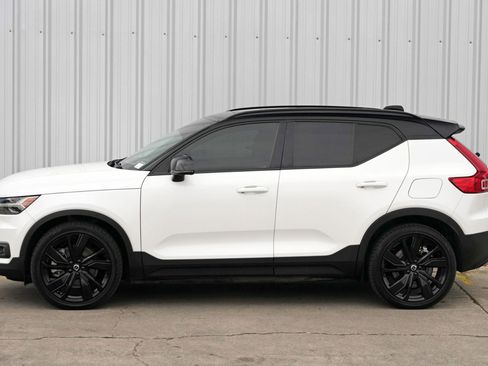 Used 2021 Volvo XC40 P8 Recharge w/ Advanced Package image 48