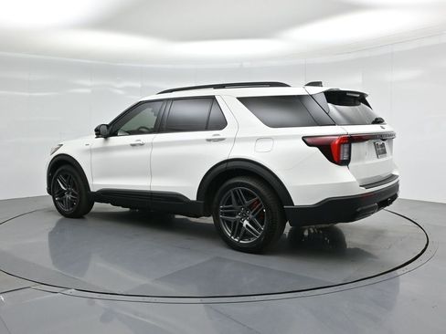 Certified 2025 Ford Explorer ST-Line w/ Premium Package image 7