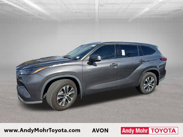 Used 2022 Toyota Highlander XLE AWD/4WD image 4