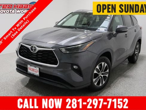 Used 2022 Toyota Highlander XLE image 1