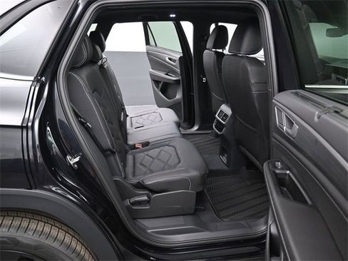 New 2026 Volkswagen Atlas Cross Sport SE image 13