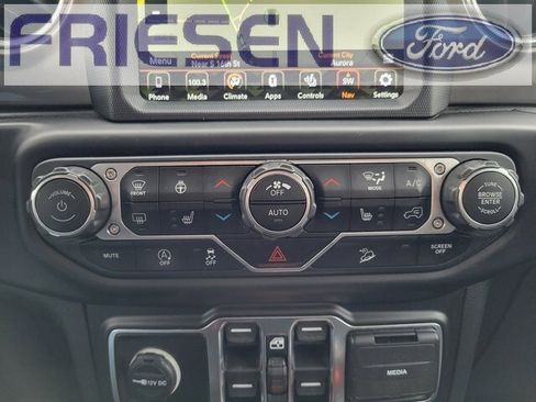 Used 2020 Jeep Wrangler Unlimited Sahara image 21