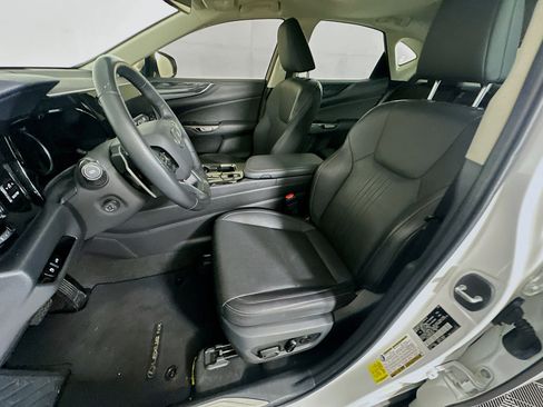 Used 2024 Lexus NX 250 FWD w/ Towing Package (2000 Lbs) image 13
