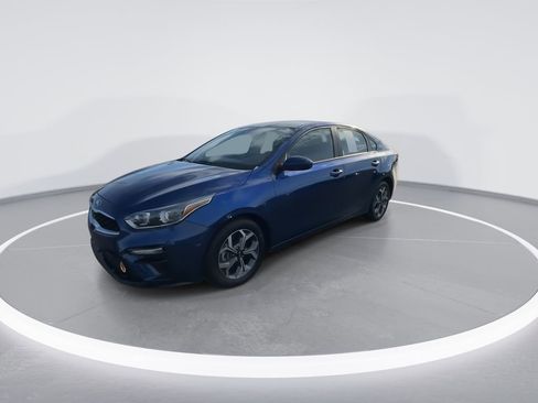 Used 2021 Kia Forte LXS FWD image 4