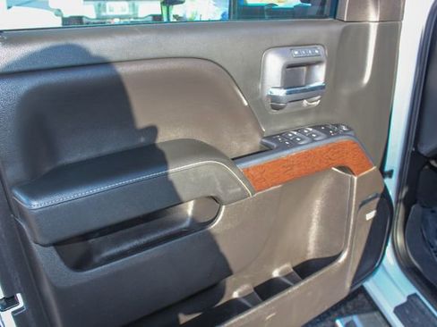 Used 2018 GMC Sierra 3500 SLT w/ Duramax Plus Package image 17