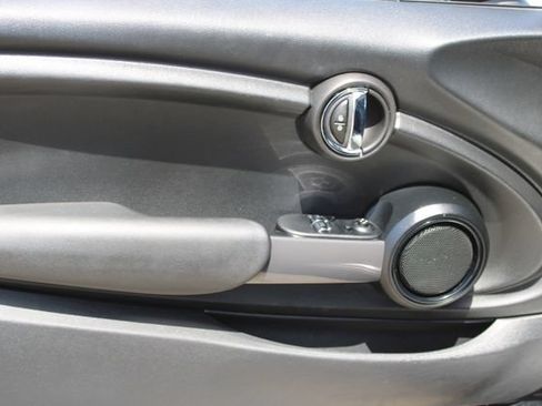 Used 2020 MINI Cooper 2-Door Hardtop FWD image 9