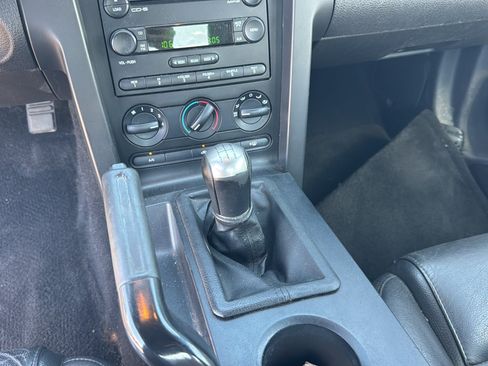 Used 2006 Ford Mustang GT RWD image 23