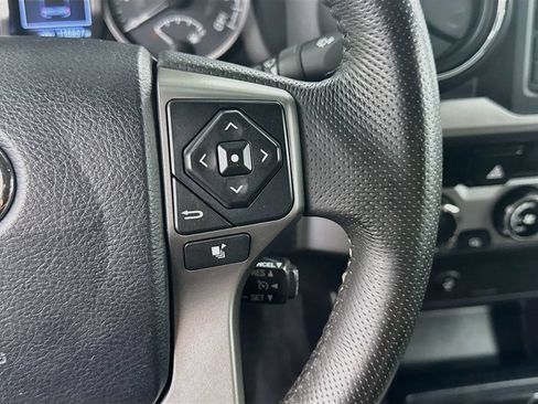 Used 2016 Toyota Tacoma SR5 w/ SR5 Appearance Package (SN) AWD/4WD image 9