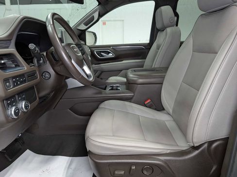 Certified 2022 GMC Yukon SLT w/ SLT Premium Package AWD/4WD image 4