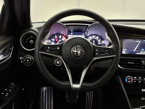 Used 2019 Alfa Romeo Giulia Ti image 30