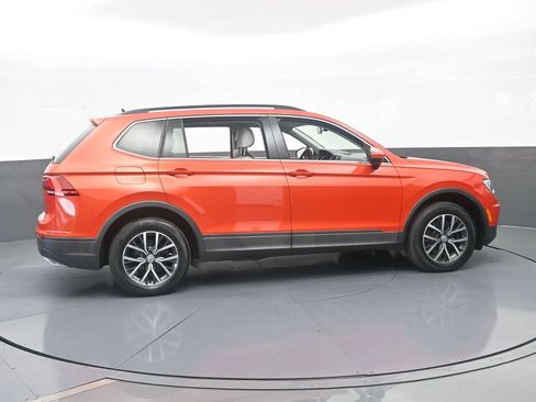 Used 2019 Volkswagen Tiguan SE w/ Panoramic Sunroof Package FWD image 7
