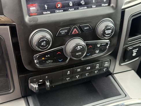 Used 2018 RAM 2500 Laramie w/ Sport Appearance Group AWD/4WD image 22