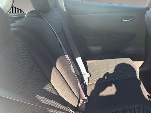 Used 2015 Nissan Leaf S FWD image 21