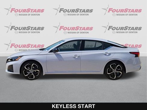 New 2026 Nissan Altima 2.5 SR FWD image 8