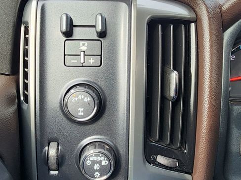 Used 2018 Chevrolet Silverado 3500 LT w/ LT Convenience Package image 25