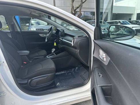 Used 2023 Kia Forte LXS image 29