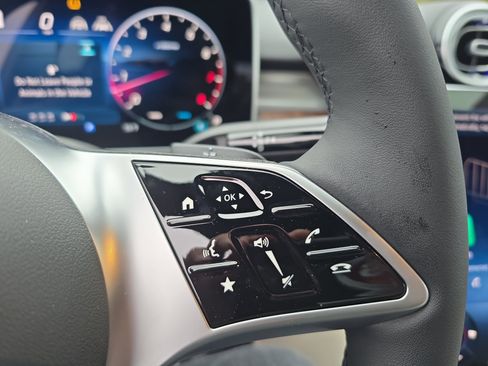 New 2026 Mercedes-Benz C 300 4MATIC Sedan image 18