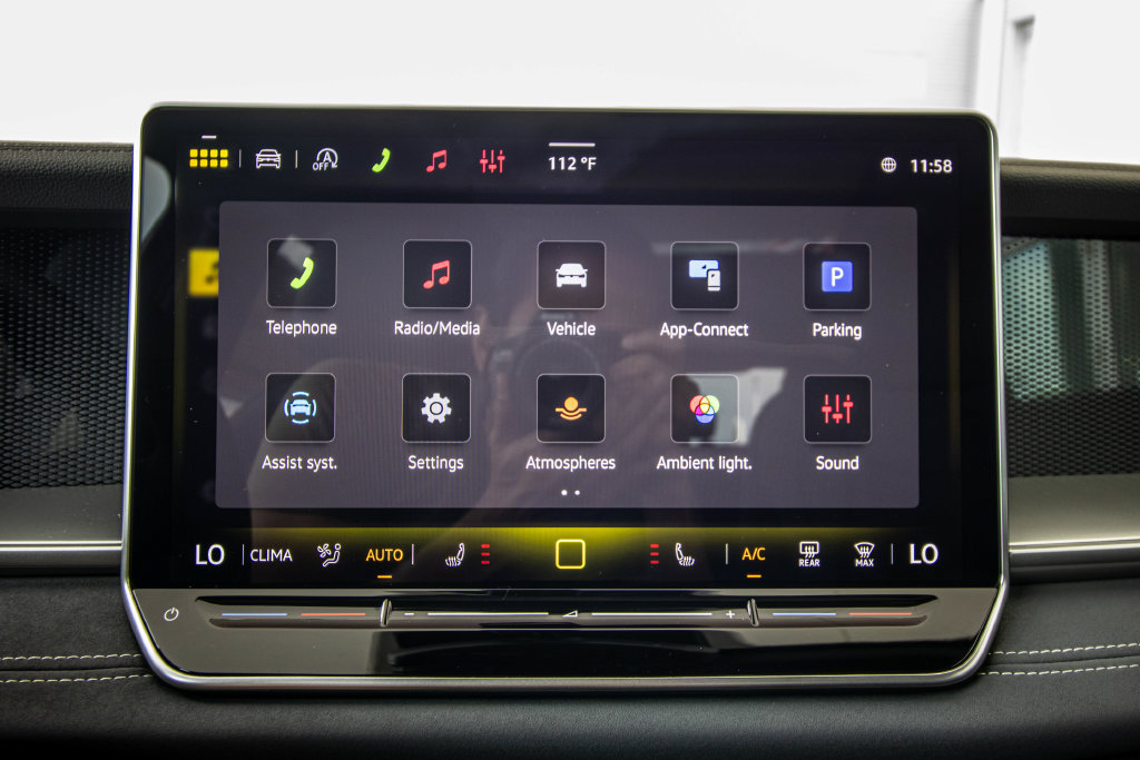 New 2026 Volkswagen Tiguan SE R-Line FWD image 40