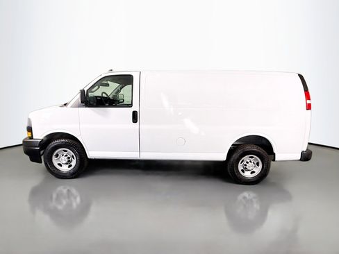 Used 2022 Chevrolet Express 2500 image 6