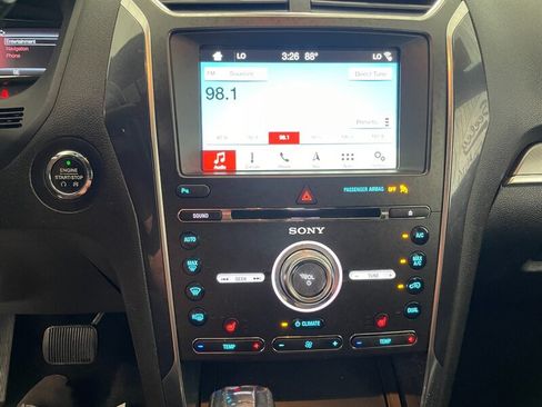 Used 2018 Ford Explorer Sport w/ Ford Safe & Smart Package AWD/4WD image 12