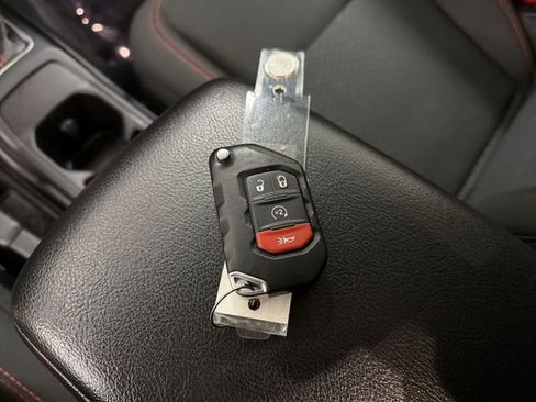 Used 2021 Jeep Wrangler Unlimited Rubicon image 30