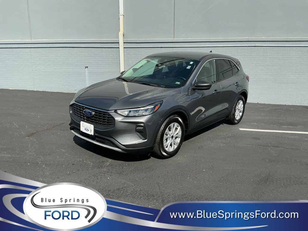 Used 2024 Ford Escape Active w/ Cold Weather Package FWD image 1