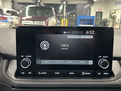 Used 2023 Honda Accord EX image 25