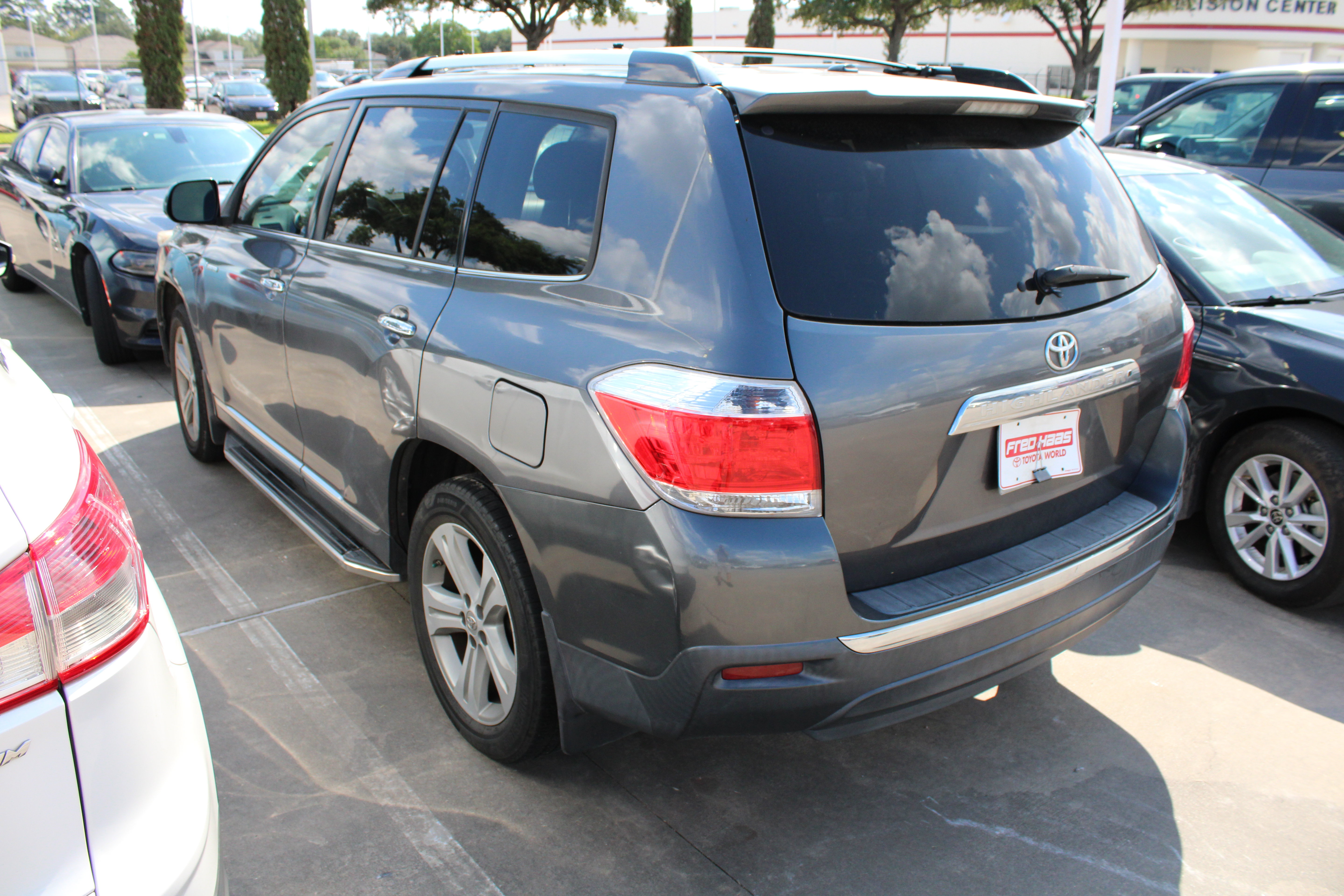 Used 2013 Toyota Highlander Limited FWD image 6
