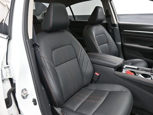 Used 2023 Nissan Altima 2.5 SR w/ SR Premium Package FWD image 35