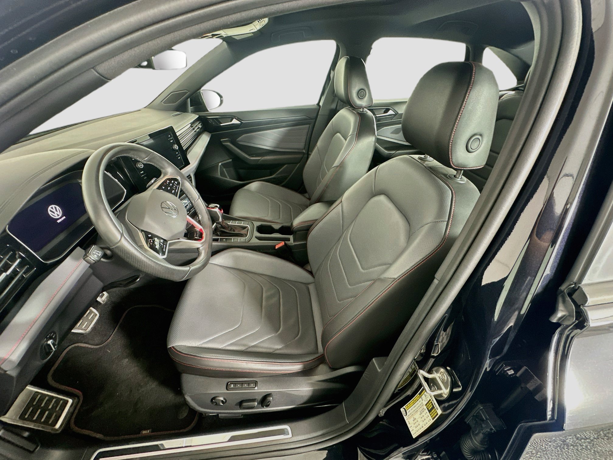 Used 2025 Volkswagen Jetta GLI Autobahn FWD image 13