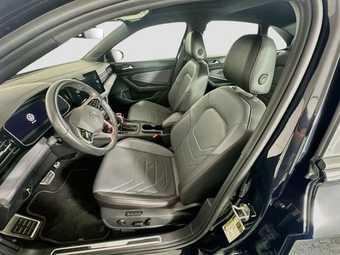 Used 2025 Volkswagen Jetta GLI Autobahn FWD image 13