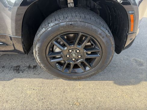 Used 2023 Land Rover Defender 110 X-Dynamic SE AWD/4WD image 6