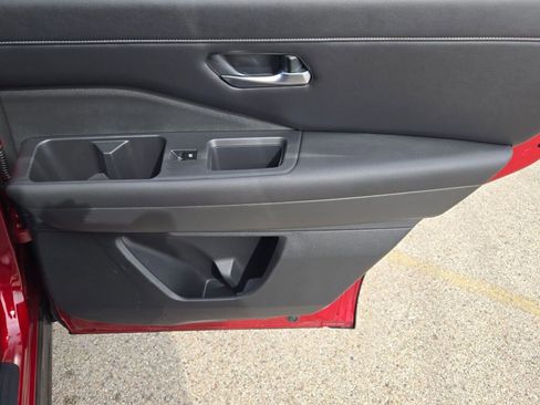 Used 2022 Nissan Pathfinder SL image 9