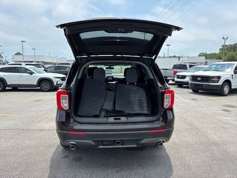 Used 2022 Ford Explorer XLT w/ Equipment Group 202A AWD/4WD image 18