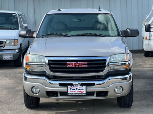 Used 2004 GMC Sierra 2500 SLT w/ Skid Plate Package image 88