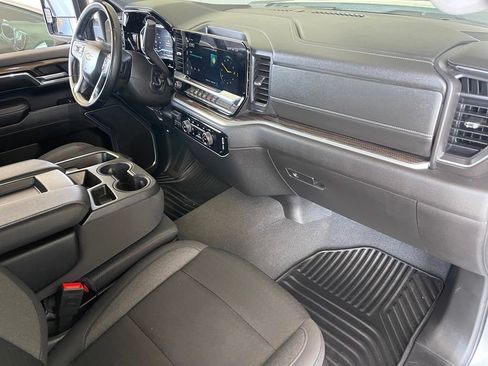 Used 2024 Chevrolet Silverado 2500 LT AWD/4WD image 11