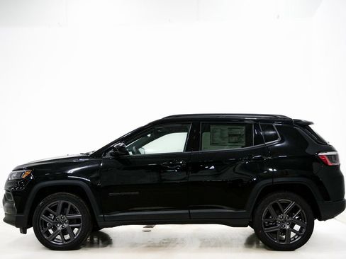 New 2026 Jeep Compass Latitude w/ Sun and Sound Group image 6