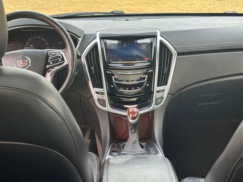 Used 2016 Cadillac SRX Luxury image 13