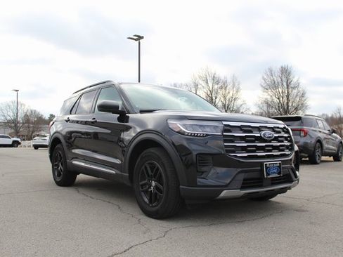 Used 2025 Ford Explorer Active image 7
