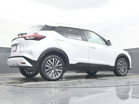 Used 2021 Nissan Kicks SV image 24
