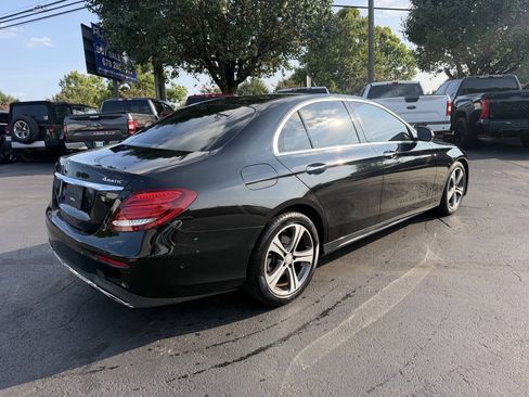 Used 2017 Mercedes-Benz E 300 4MATIC image 4