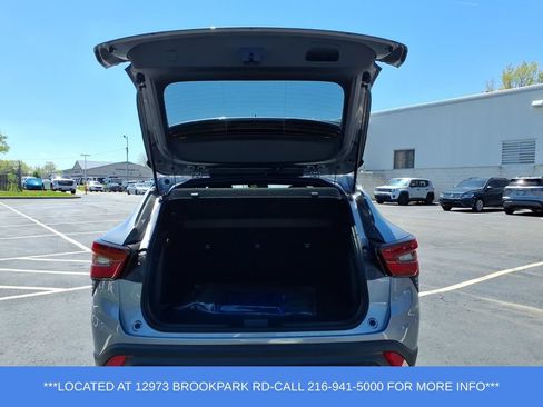 Used 2026 Chevrolet Trax RS FWD image 5